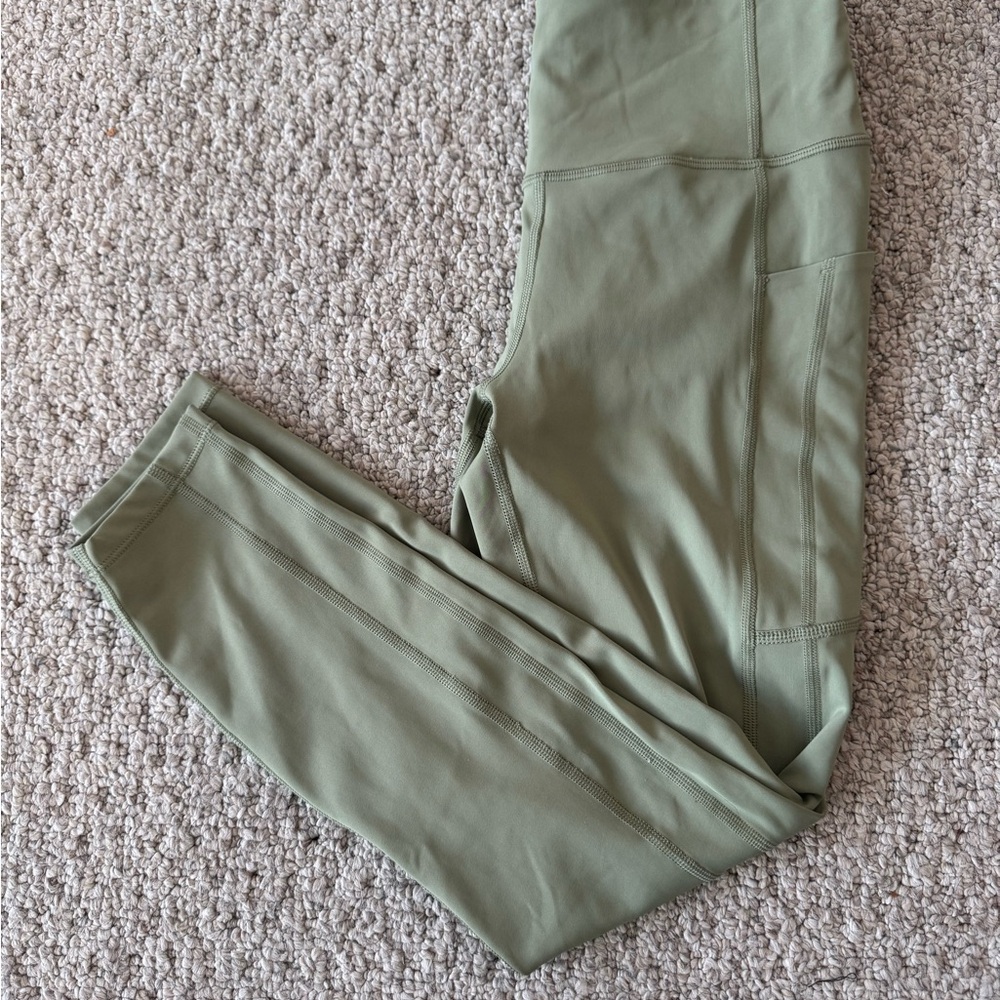 Athleta Ultimate Stash II 7/8 Leggings